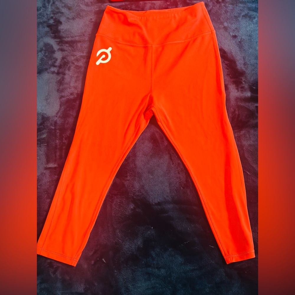 Peloton cropped leggings size medium